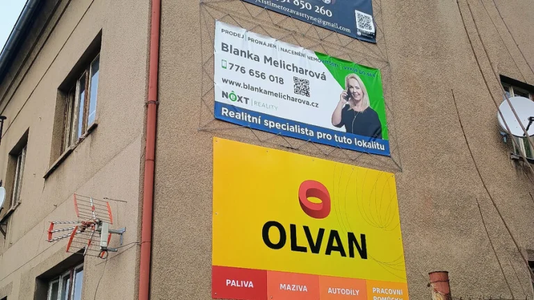 Pronájem reklamní plochy na domě v Úpici