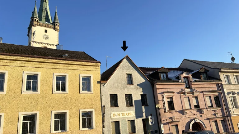 Rodinný dům s komerčním prostorem v přízemí, cca 320m2