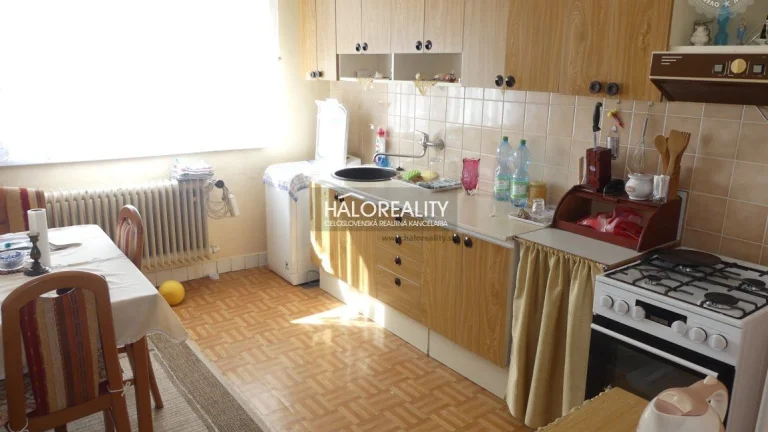 HALO reality - Predaj, rodinný dom Banka, s veľkým a pekne u