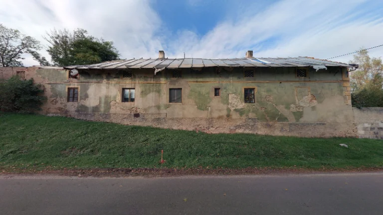 Prodej zasíťovaného pozemku 1245m2
