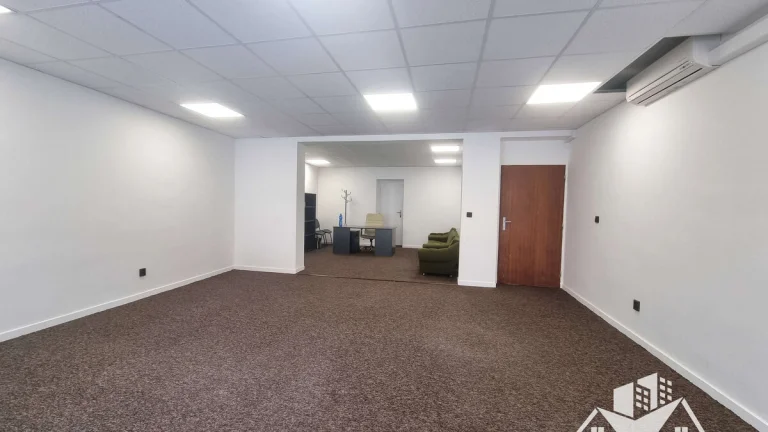 Na prenájom nebytový priestor v centre mesta v Nových Zámkoc