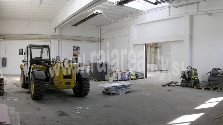 320 m2 na Južnej triede