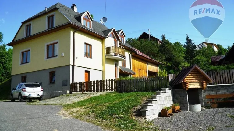 Rodinný dom-penzión v podroháčskej obci Habovka s pozemkom o