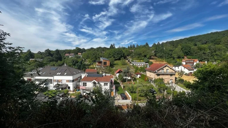 IDEÁLNY POZEMOK PRE VAŠE PLÁNY – STAVBA, REKREÁCIA, ZÁHRADA