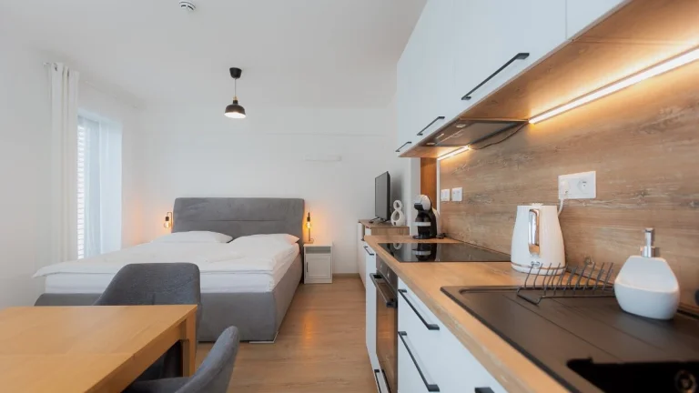Kompletne zariadený apartmán s výhľadom a parkovaním v proje