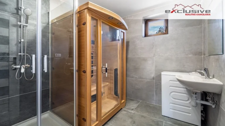 3 IZBOVÝ APARTMÁN - DOMAŠA-VALKOV, 120 M2, BALKÓN, TERASA
