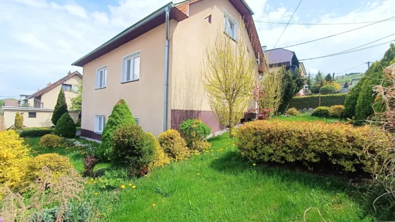 Murovaný dom s garážou v mestskej časti Budatín - Žilina