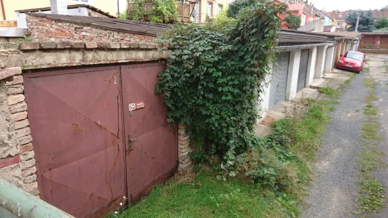 Garáž 21m2 k rekonstrukci Louny, ulice Husova