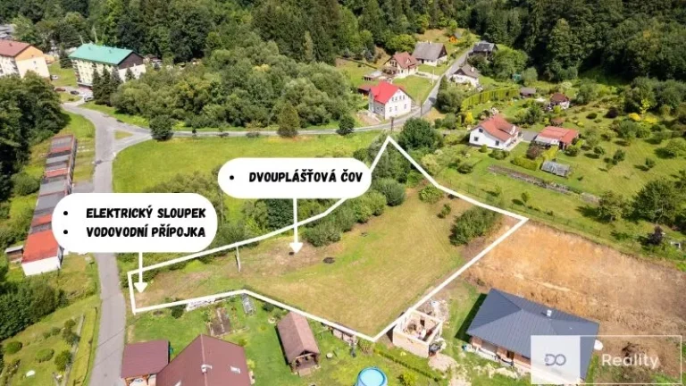 Prodej zasíťované parcely 2393 m2