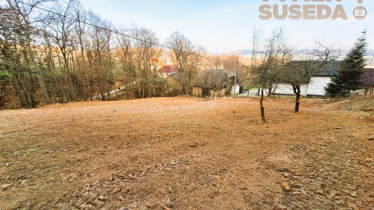 VYMEŇ SUSEDA - Krásny stavebný pozemok s vlastnou studňou o