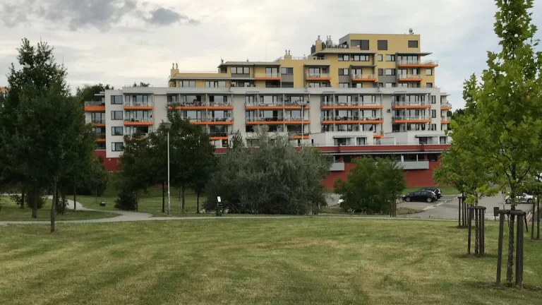 pronájem 1+kk s terasou