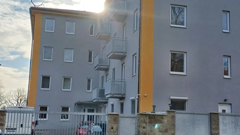 Pronájem bytu Milovice 1+kk, 39 m2 včetně balkonu