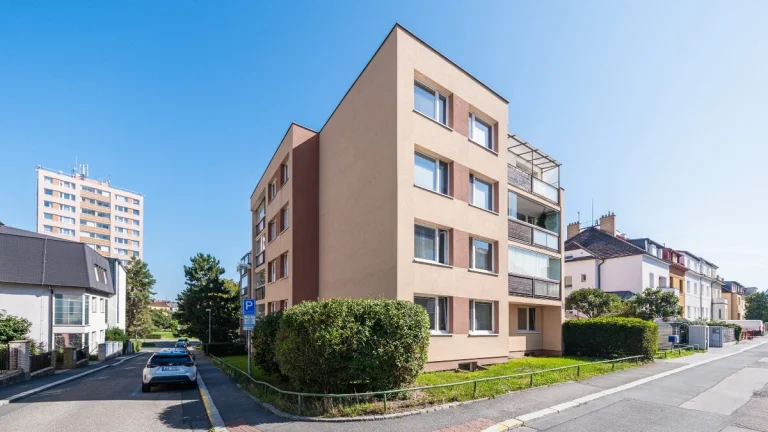 Prodej bytu 3+1 77m² s garáží, Praha-Strašnice 8.490.000,-Kč