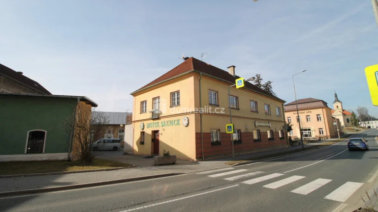 Zavedený hotel s restauraci po kompletní rekonstrukci v Chod