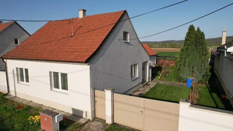 Na predaj ponúkame krásny, rodinný dom v Drahovciach