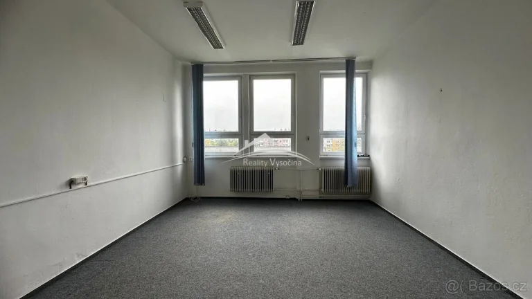Pronájem pěkné kanceláře 26 m2, Pelhřimov