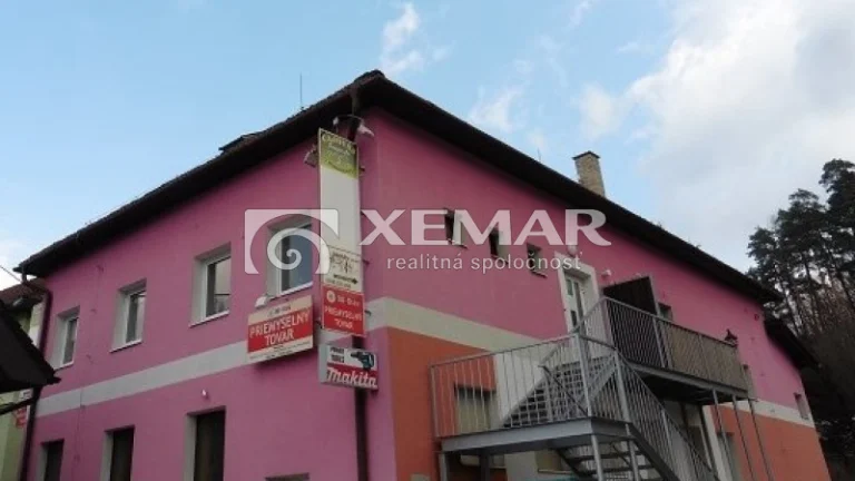 Na predaj polyfunkčná budova v centre Hriňovej