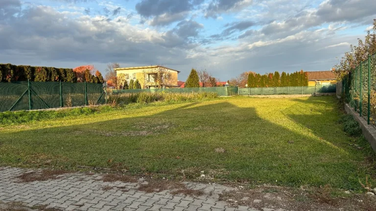 Na predaj ponúkame veľkorysý pozemok v Novej Dedinke