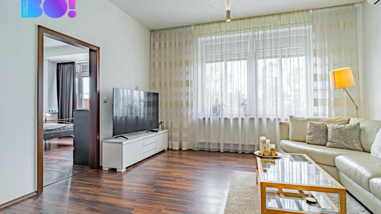 Prodej bytu 3+1, 105 m² se zahradou, lodžií a garáží, Prostě