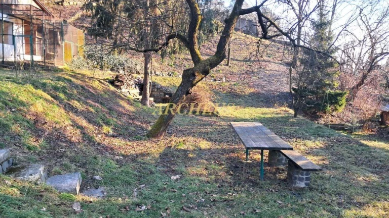 POZEMOK S CHATKOU - 931 m2 - ČERMEĽSKÁ CESTA