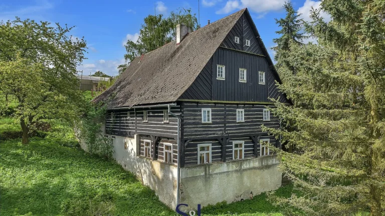 Historický rodinný dům s charakterem chalupy z 18. století –
