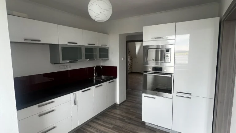 🏡Pronájem prostorného bytu 3+1 (73 m²) v Chotěšově