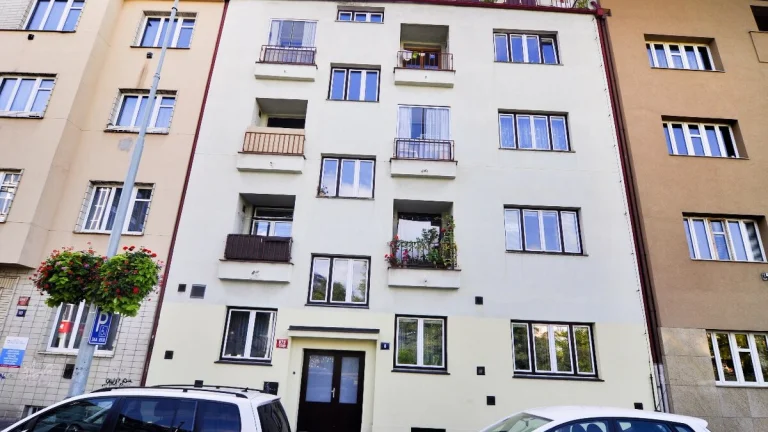 Byt 1+1, 37m2 - Praha - Strašnice - V Olšinách