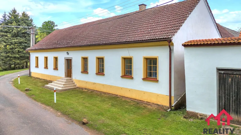 Prodej rodinného domu, pozemek 9.722 m2, obec Ludvíkov, okre