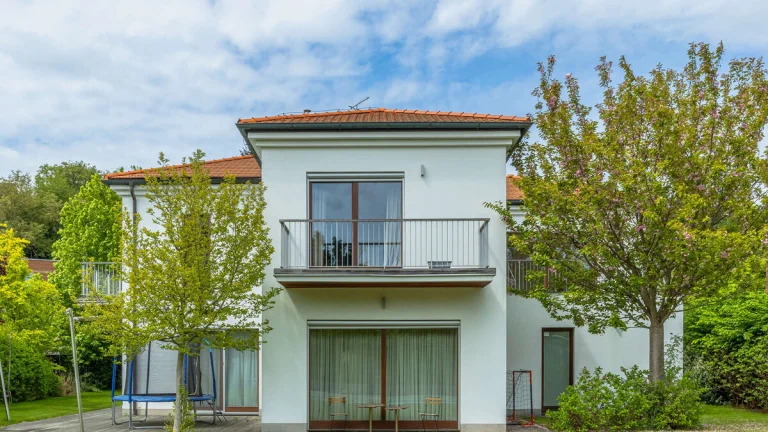 Exkluzivní vila 5+1, 348 m², bazén, sauna, pozemek 996 m², S