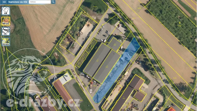 Stavební pozemek 2172 m2 určený pro komerční výstavbu, obec