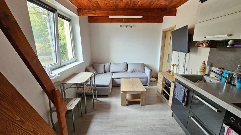 Pronajmu mezonetový byt 2+kk + pracovna/šatna, Doksy