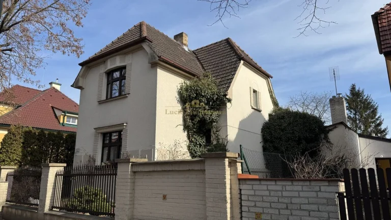 Prodej vily z roku 1924 s pozemkem 766 m2, garáž, venkovní p