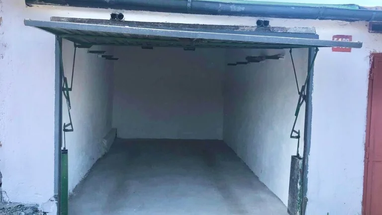 Pronajmu garáž na Rybníčku