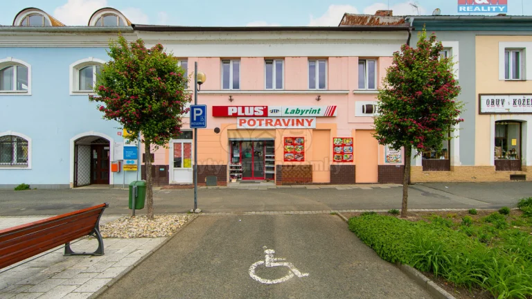 Pronájem obchodu, 183 m², Přeštice, ul. Masarykovo nám.