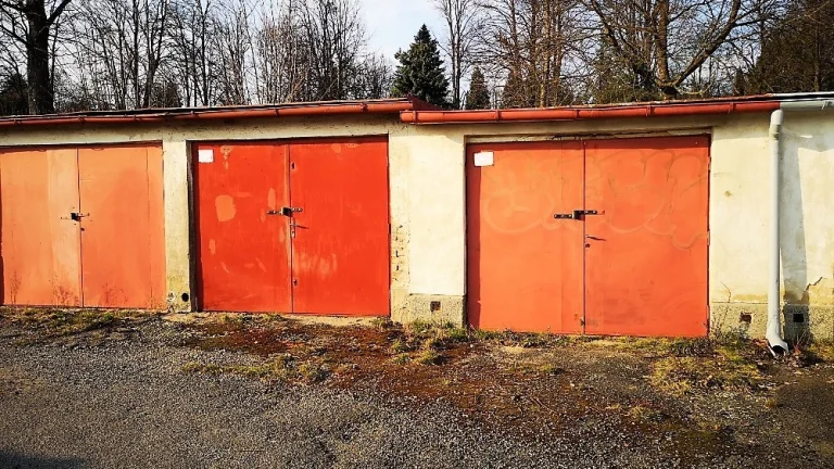 Pronájem garáže/skladu 17 m2, U Hřbitova, Jihlava