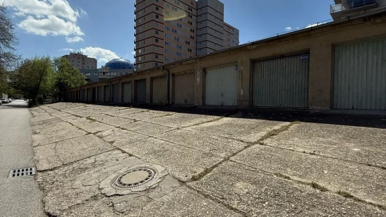 Ponúkame na predaj garáž, výmera 18m2, Bratislava - Ružinov