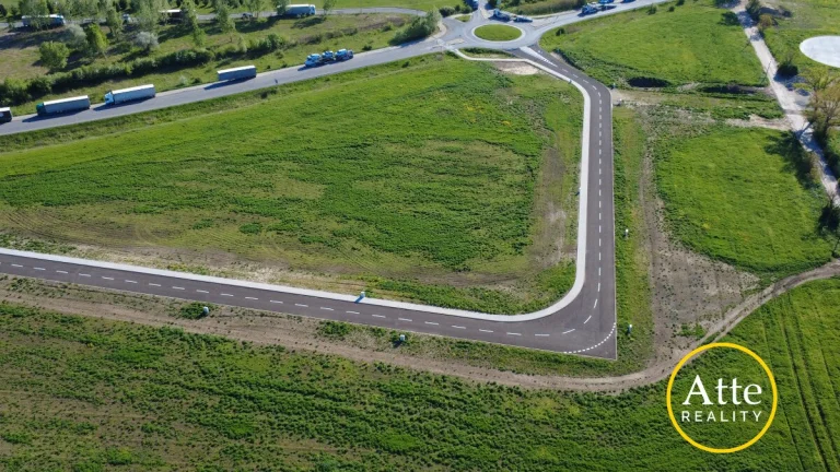 Komerčný stavebný pozemok 1759 m²