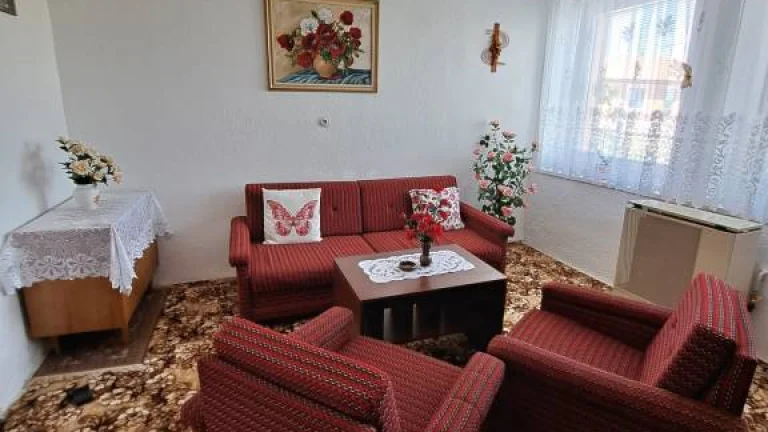 NOVÁ CENA Predáme 4,5 izbový rodinný dom, pozemok 1953 m2,