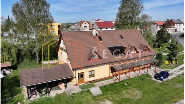 Prodej RD s možností podnikání, zahradou a garáži Morkovice