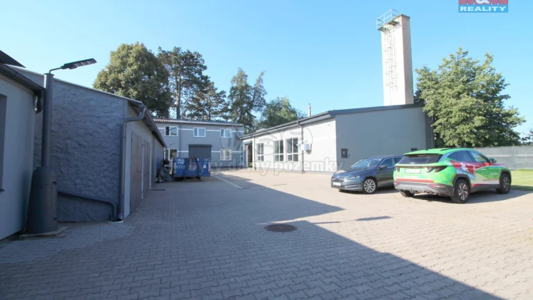 Prodej výrobního objektu, 1432 m², Nový Bydžov, ul. Merendní