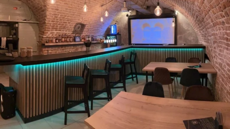 ++PRENÁJOM priestory pre bar, reštauráciu v centre TT++
