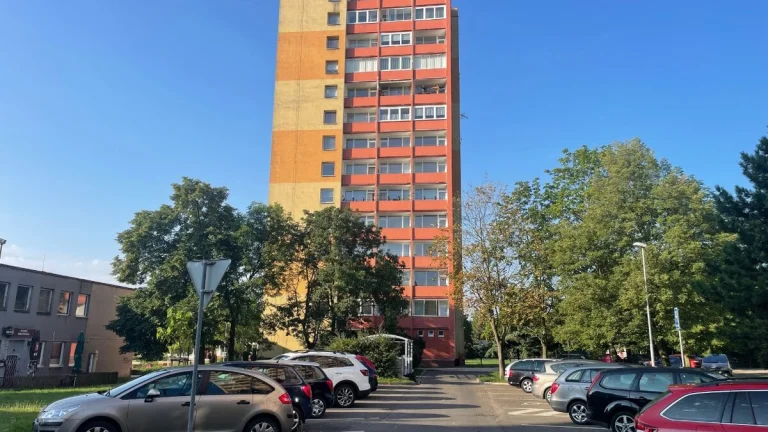 Garsonka s lodžií v Chomutově