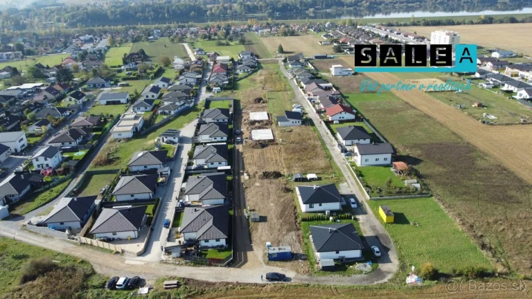MOJŠ - STAVEBNÉ ROVINATÉ POZEMKY + MOŽNOSŤ REALIZÁCIE HRUBE