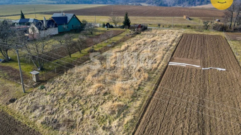Prodej stavebního pozemku 1704 m2, 131731