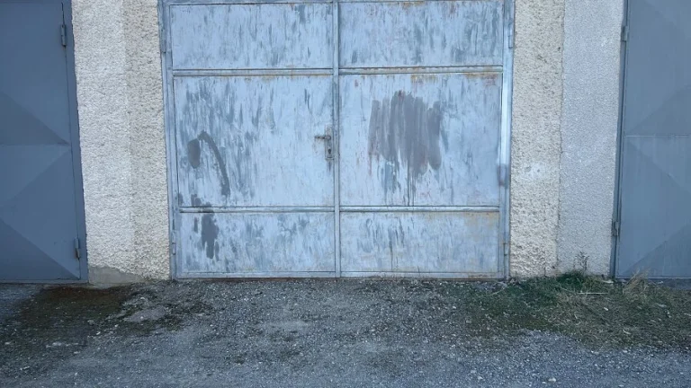 NA PREDAJ - Garáž v Žarnovici