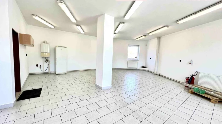 Exkluzivně nabízíme k pronájmu kanceláře, 174 m2 - Hradec Kr