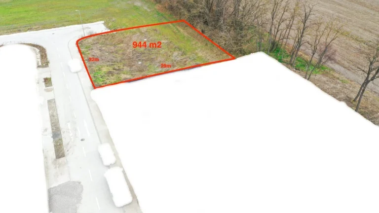 STAVEBNÝ POZEMOK 944 m2 NA PREDAJ, IDEÁLNY TVAR