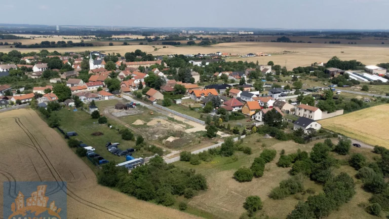 Prodej pozemku (1 265 m2), Veliká Ves