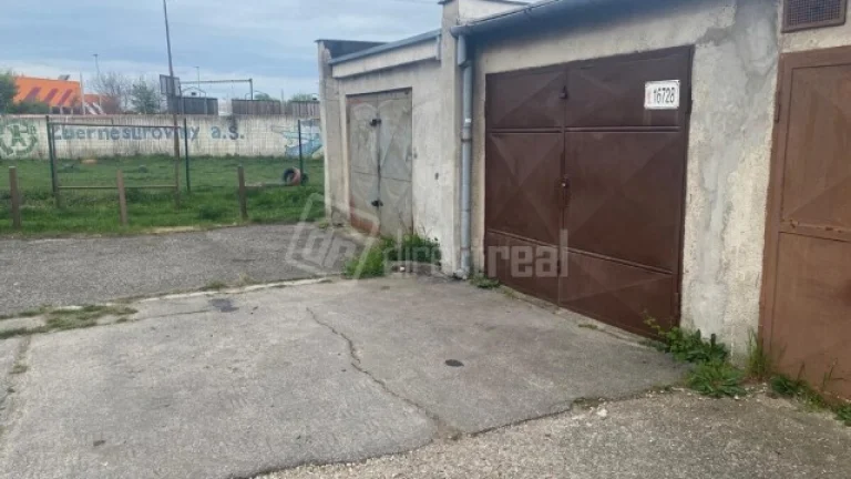 Vaša nová garáž v Ružinove – 19 m², elektrika, montážna jama