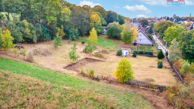 Prodej pozemku k bydlení, 2133 m², Slatina